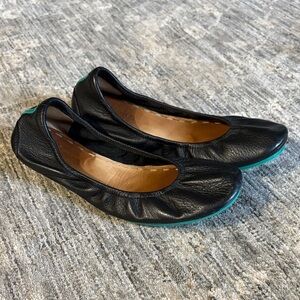 Tieks Black Leather ballet Flats with Teal Accents - women’s size 8 - Leahter